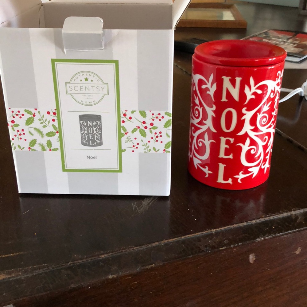 Scentsy Noel Christmas Warmer